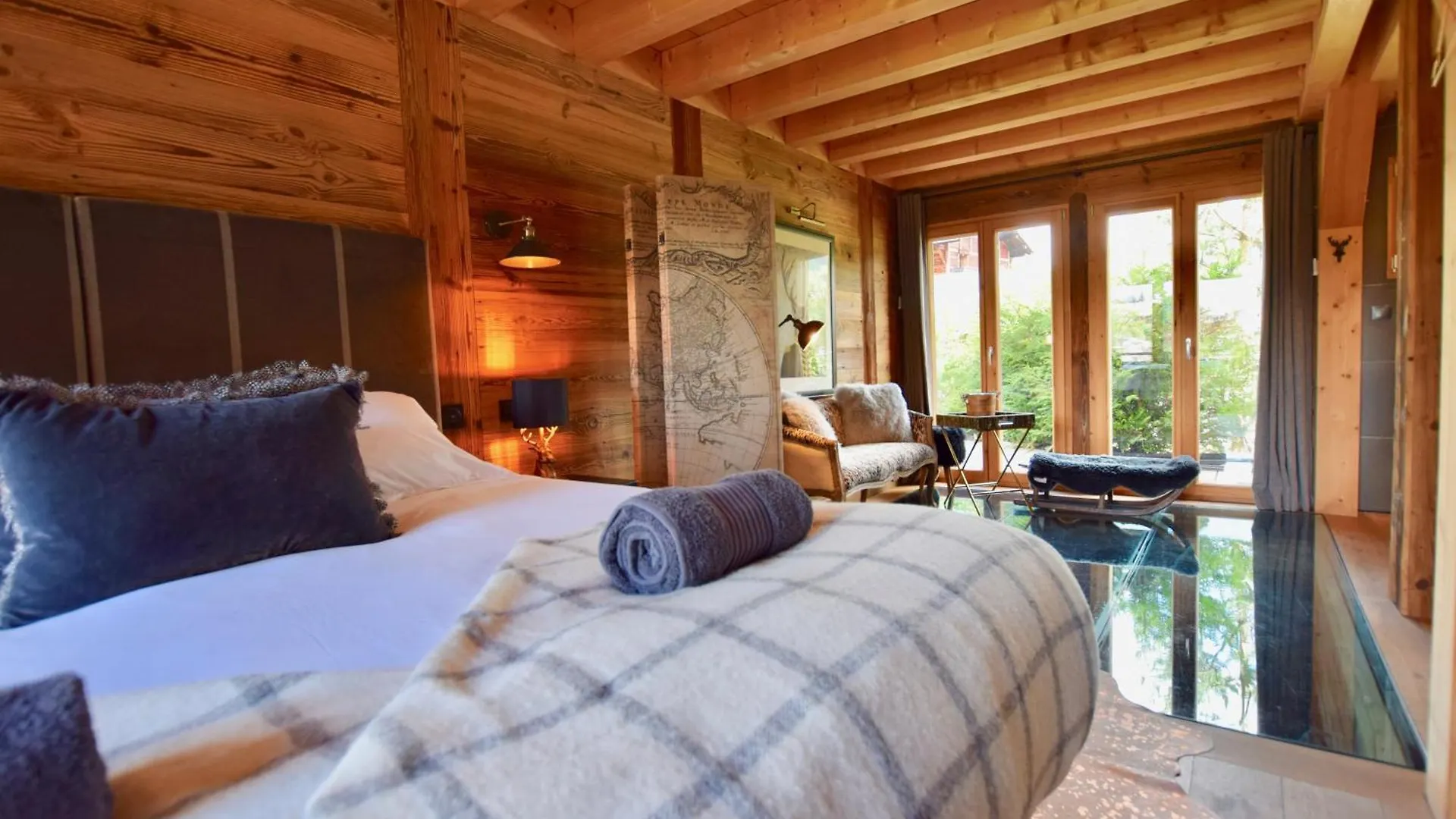 Chalet Valambrun - Unashamedly Luxurious Alpine Living Les Gets