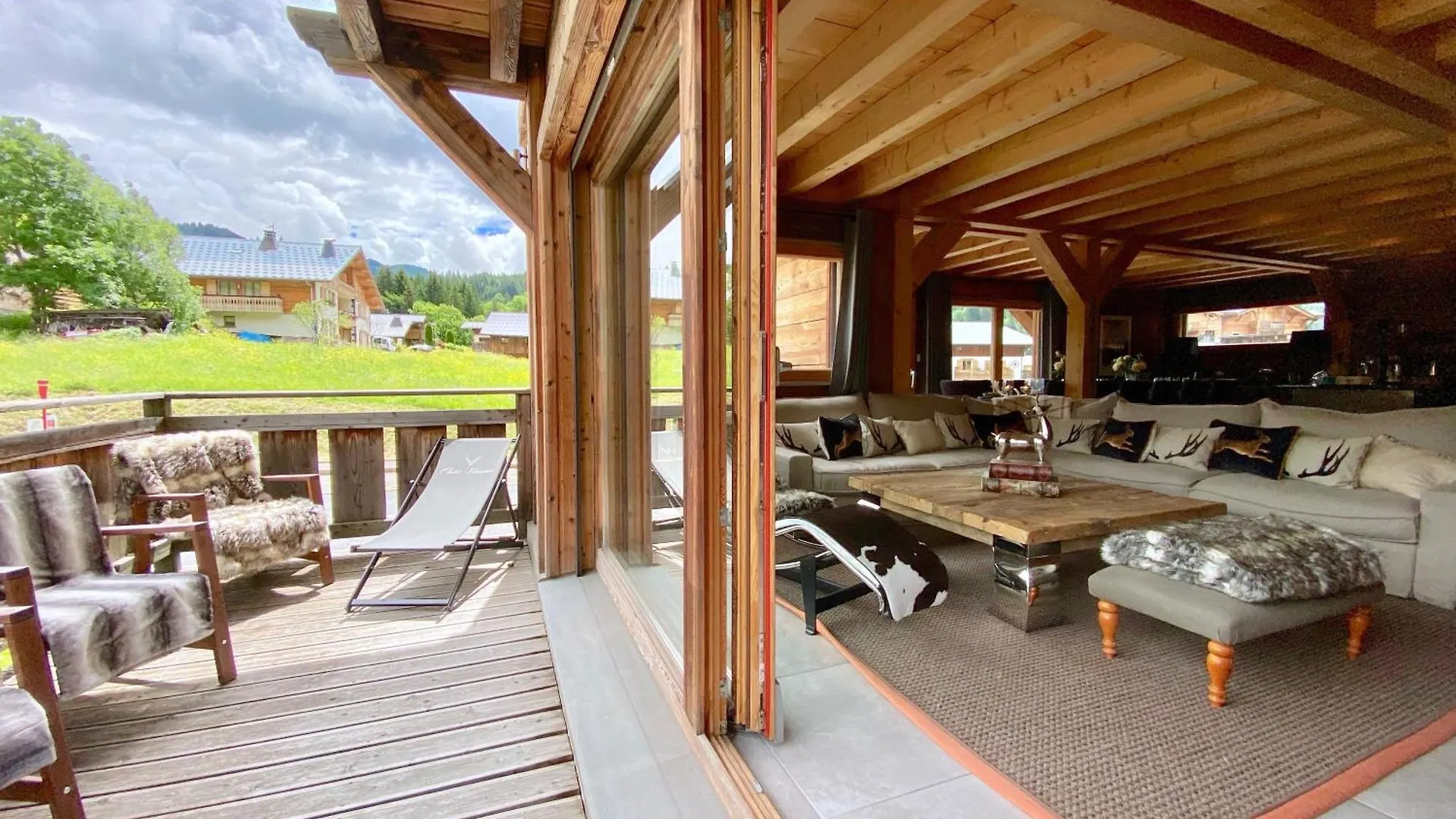 Chalet Valambrun - Unashamedly Luxurious Alpine Living Les Gets