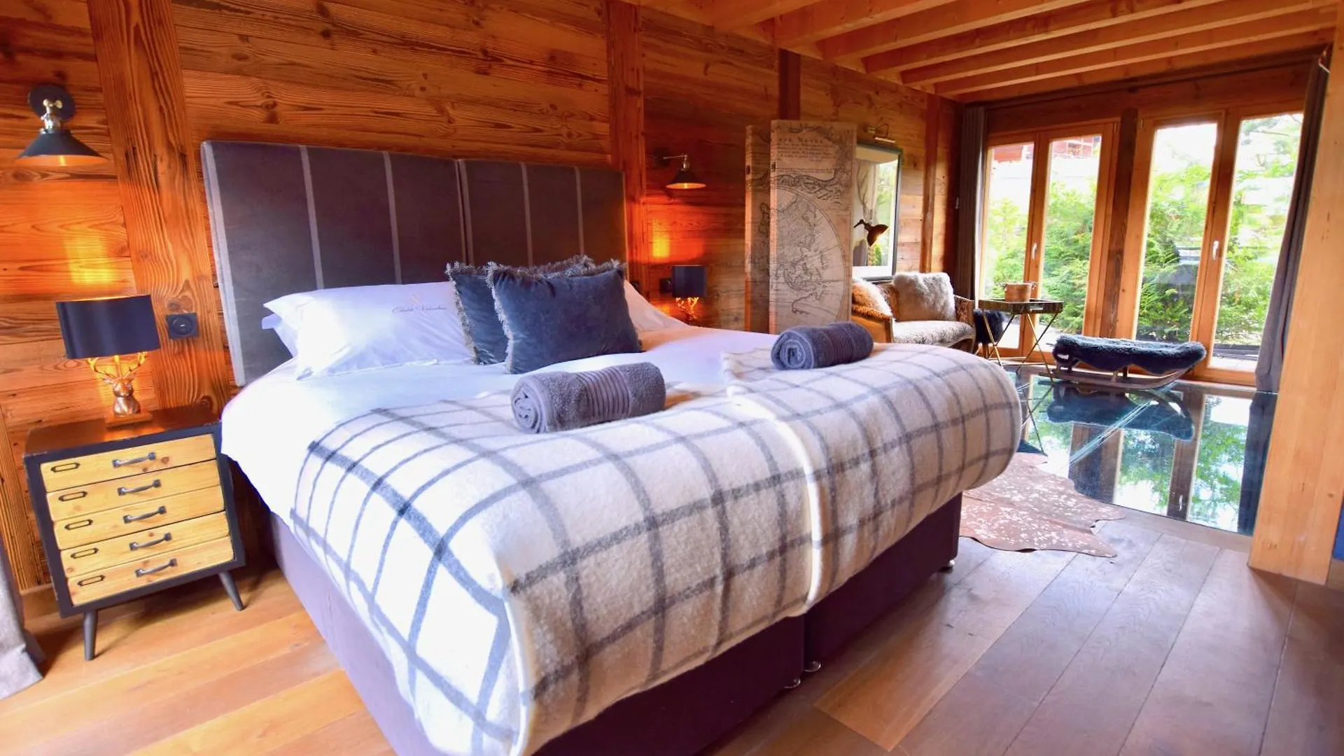 Chalet Valambrun - Unashamedly Luxurious Alpine Living Les Gets France