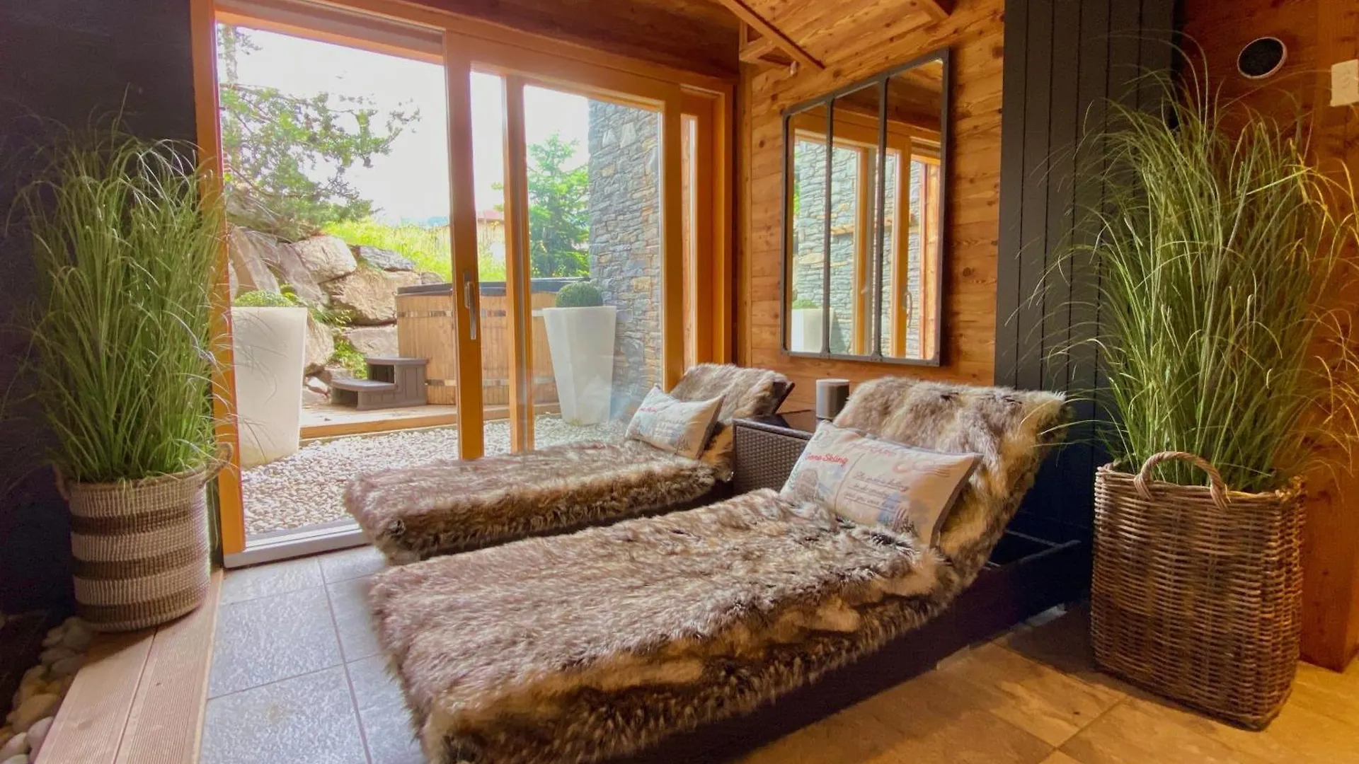 Chalet Valambrun - Unashamedly Luxurious Alpine Living Les Gets