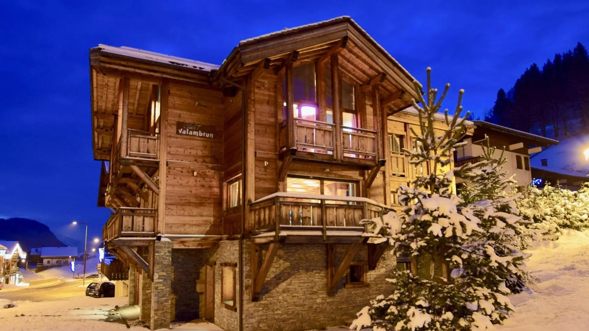 Chalet Valambrun - Unashamedly Luxurious Alpine Living Les Gets