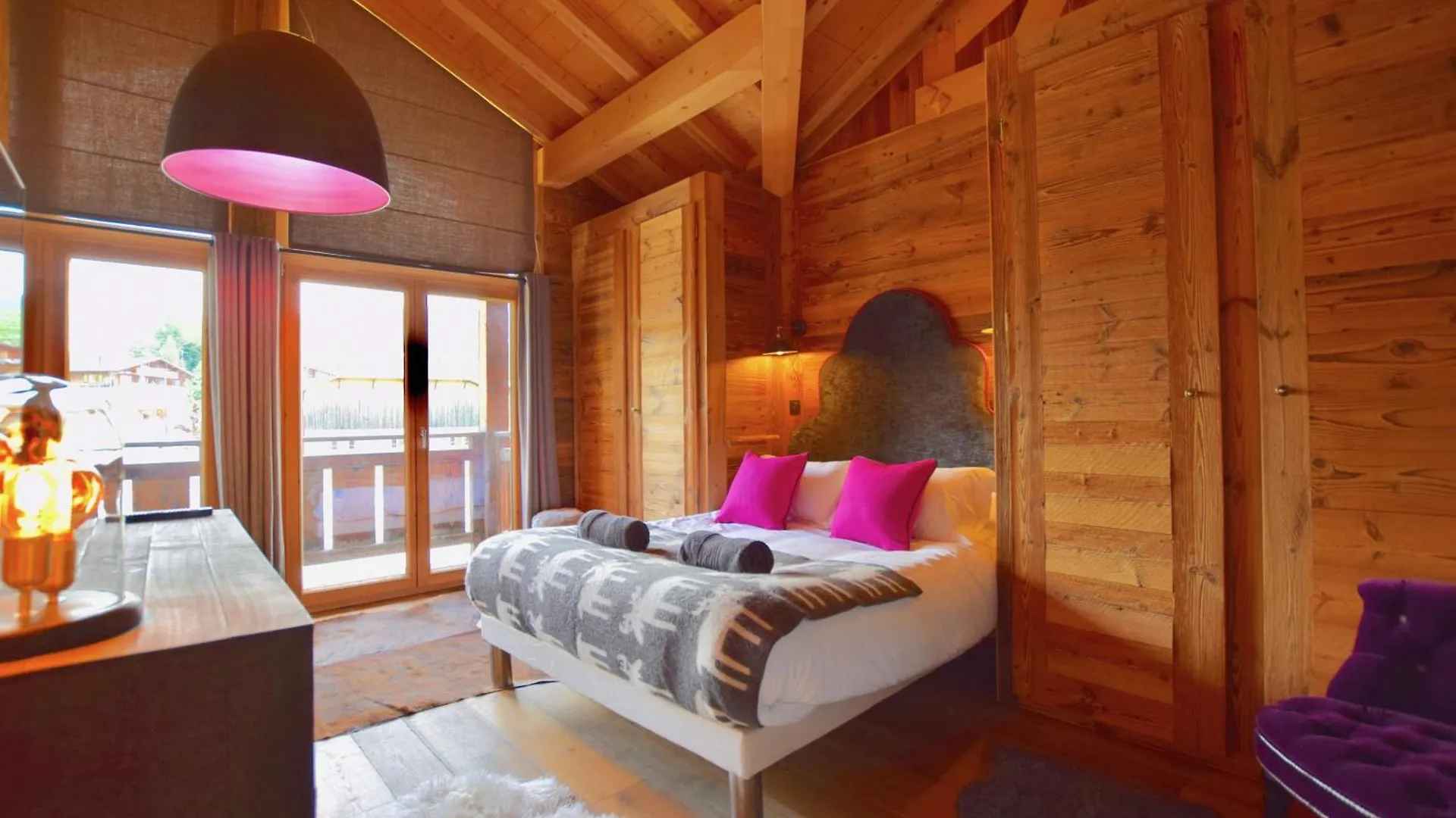 Chalet Valambrun - Unashamedly Luxurious Alpine Living Les Gets
