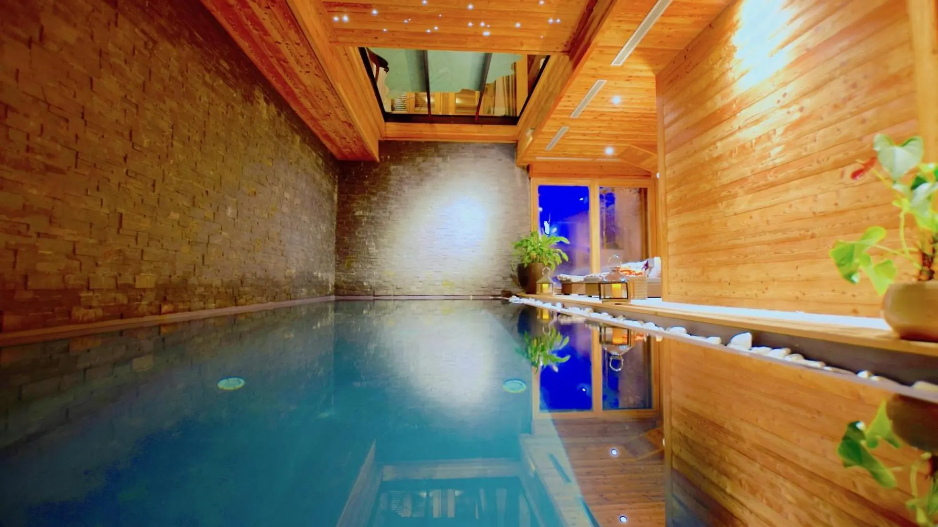 Chalet Valambrun - Unashamedly Luxurious Alpine Living Les Gets