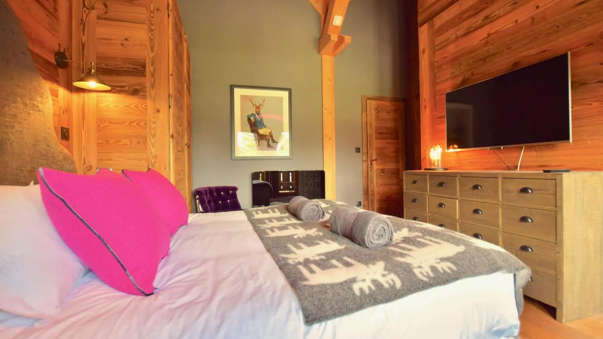 Chalet Valambrun - Unashamedly Luxurious Alpine Living Les Gets
